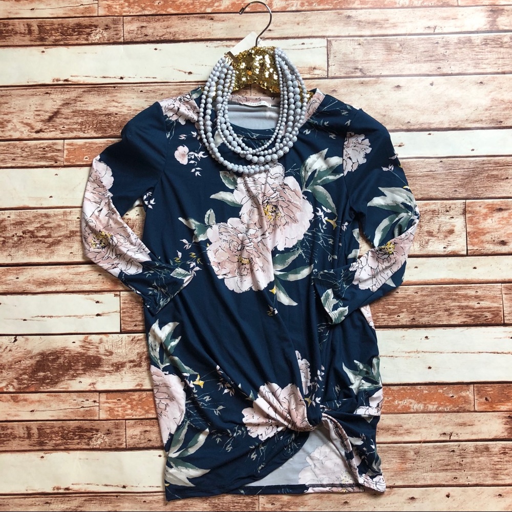 Last 1! SMALL Navy Floral Soft Twist Knot Top - Picture 2 of 4